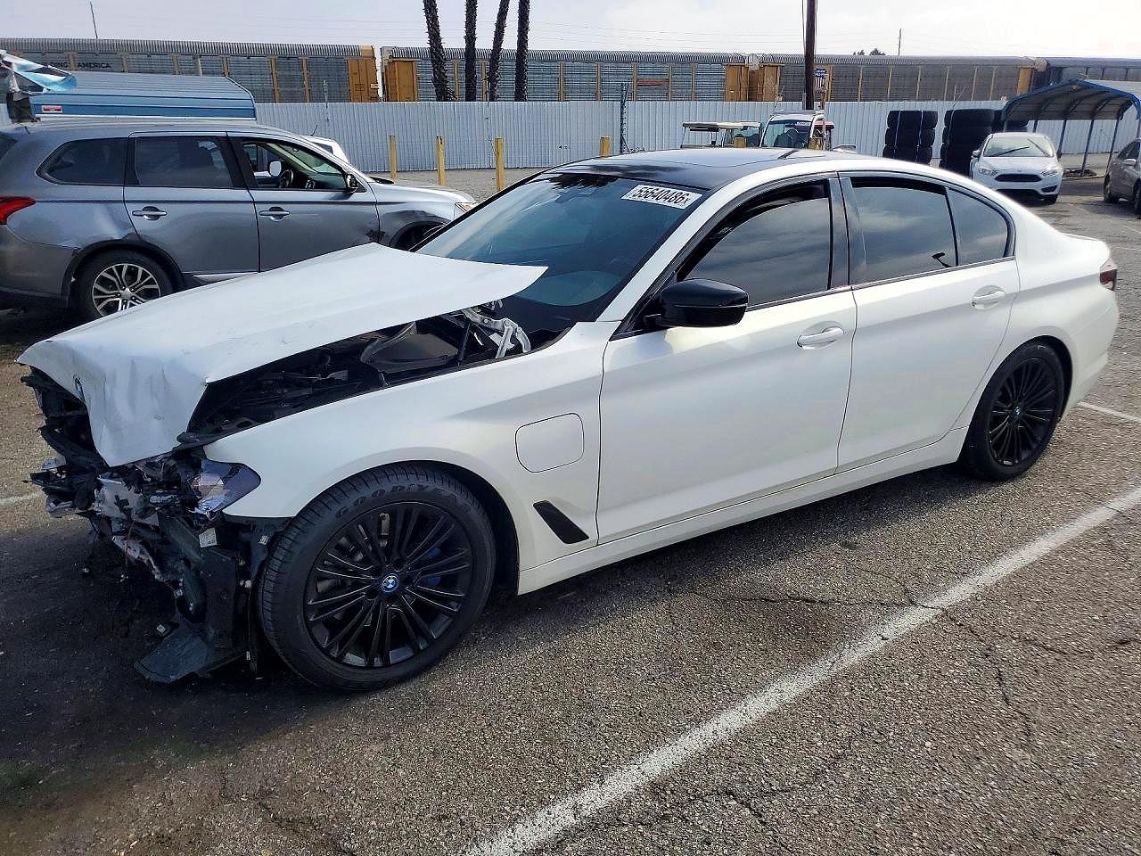 WBAJA9C55KB399635 · 2019 BMW 530E