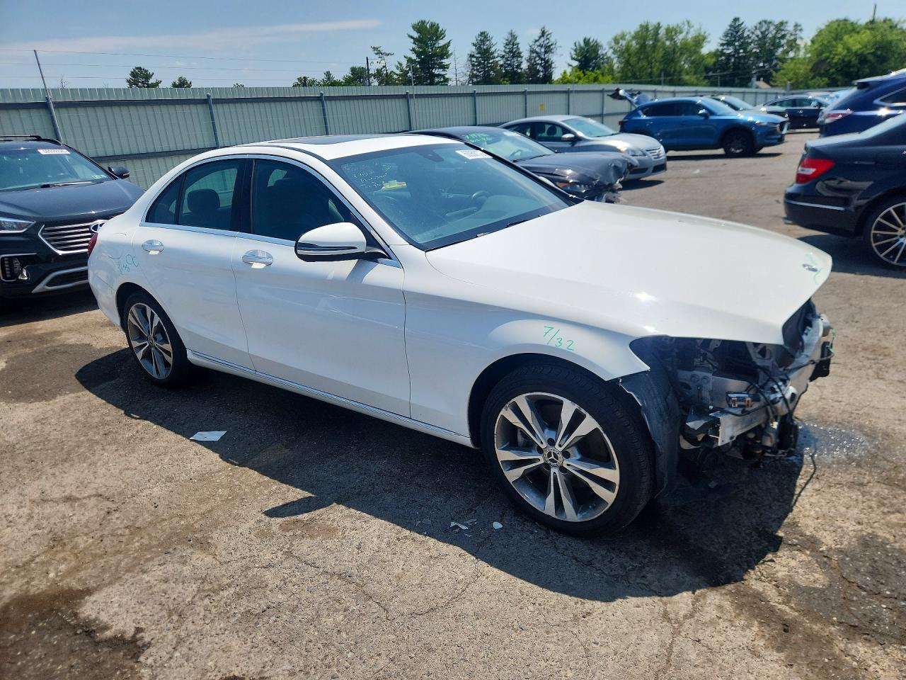 W1KWF8EB8LR574790 · 2020 MERCEDES-BENZ C · 4/13