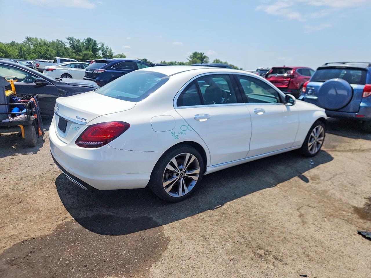 W1KWF8EB8LR574790 · 2020 MERCEDES-BENZ C · 3/13