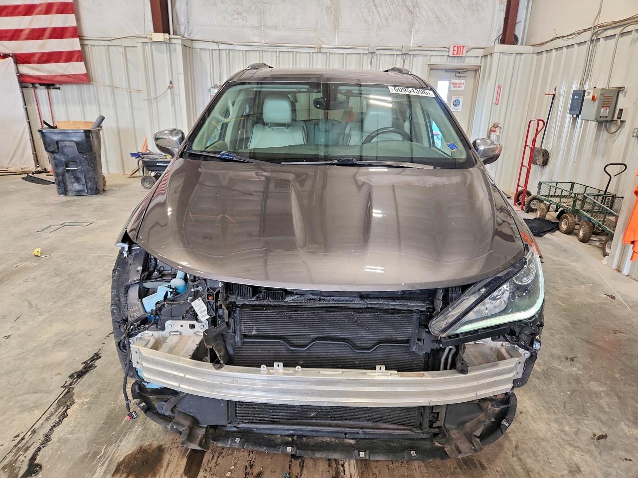 2C4RC1GG5HR751877 · 2017 CHRYSLER PACIFICA · 5/13