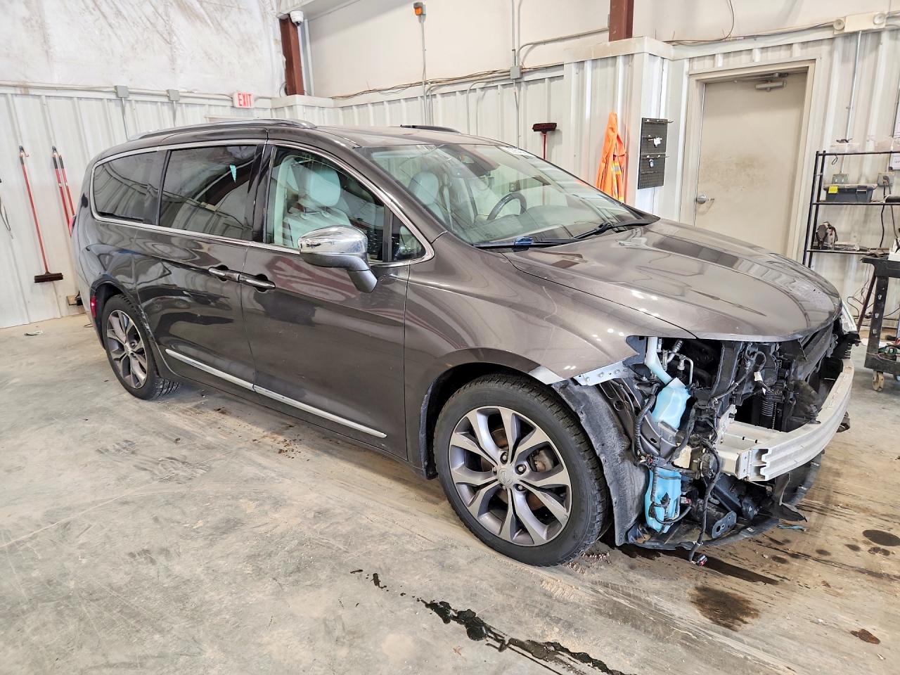2C4RC1GG5HR751877 · 2017 CHRYSLER PACIFICA · 4/13