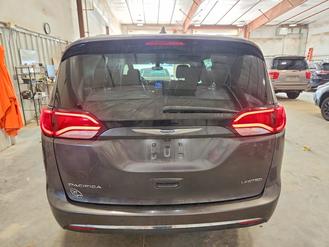2C4RC1GG5HR751877 · 2017 CHRYSLER PACIFICA · 6/13