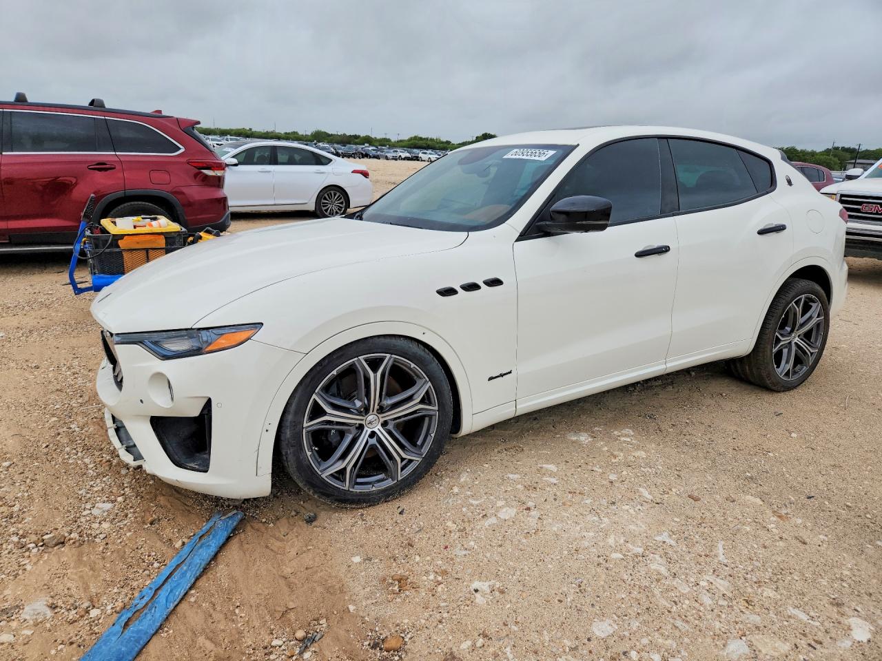 ZN661YUAXMX359666 · 2021 MASERATI LEVANTE