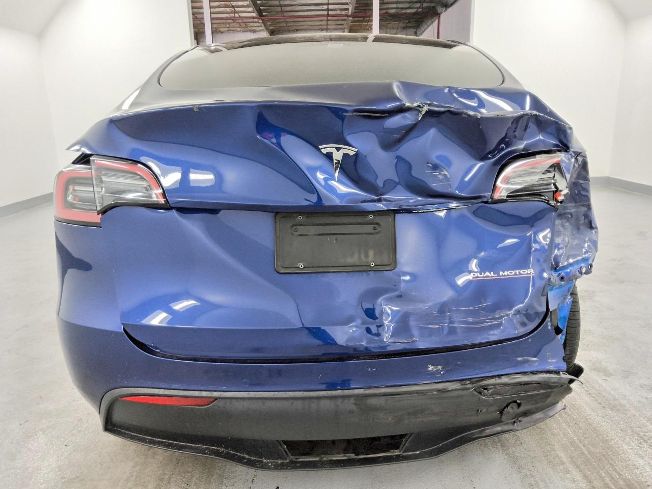 7SAYGDEF6NF389239 · 2022 TESLA MODEL Y · 6/13