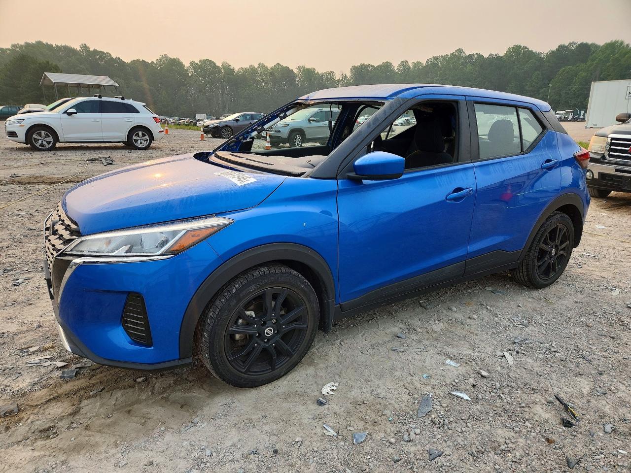 2021 NISSAN KICKS