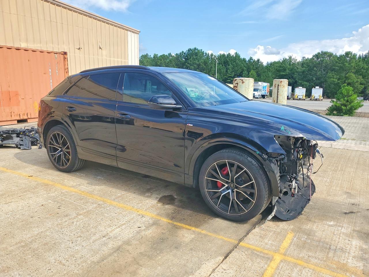 WA1FVAF18MD040272 · 2021 AUDI Q8 · 4/11