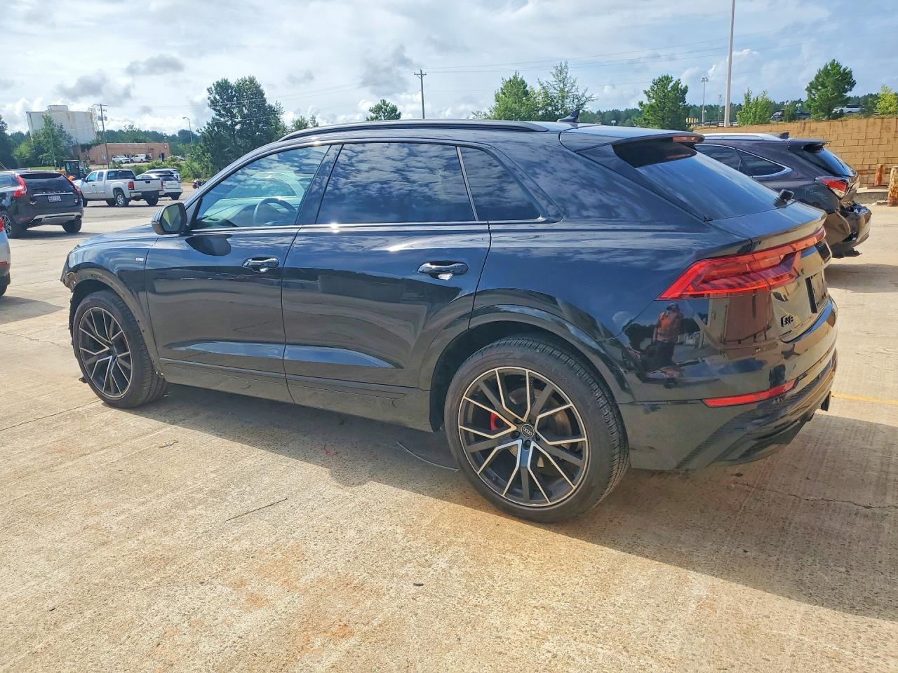WA1FVAF18MD040272 · 2021 AUDI Q8 · 2/11