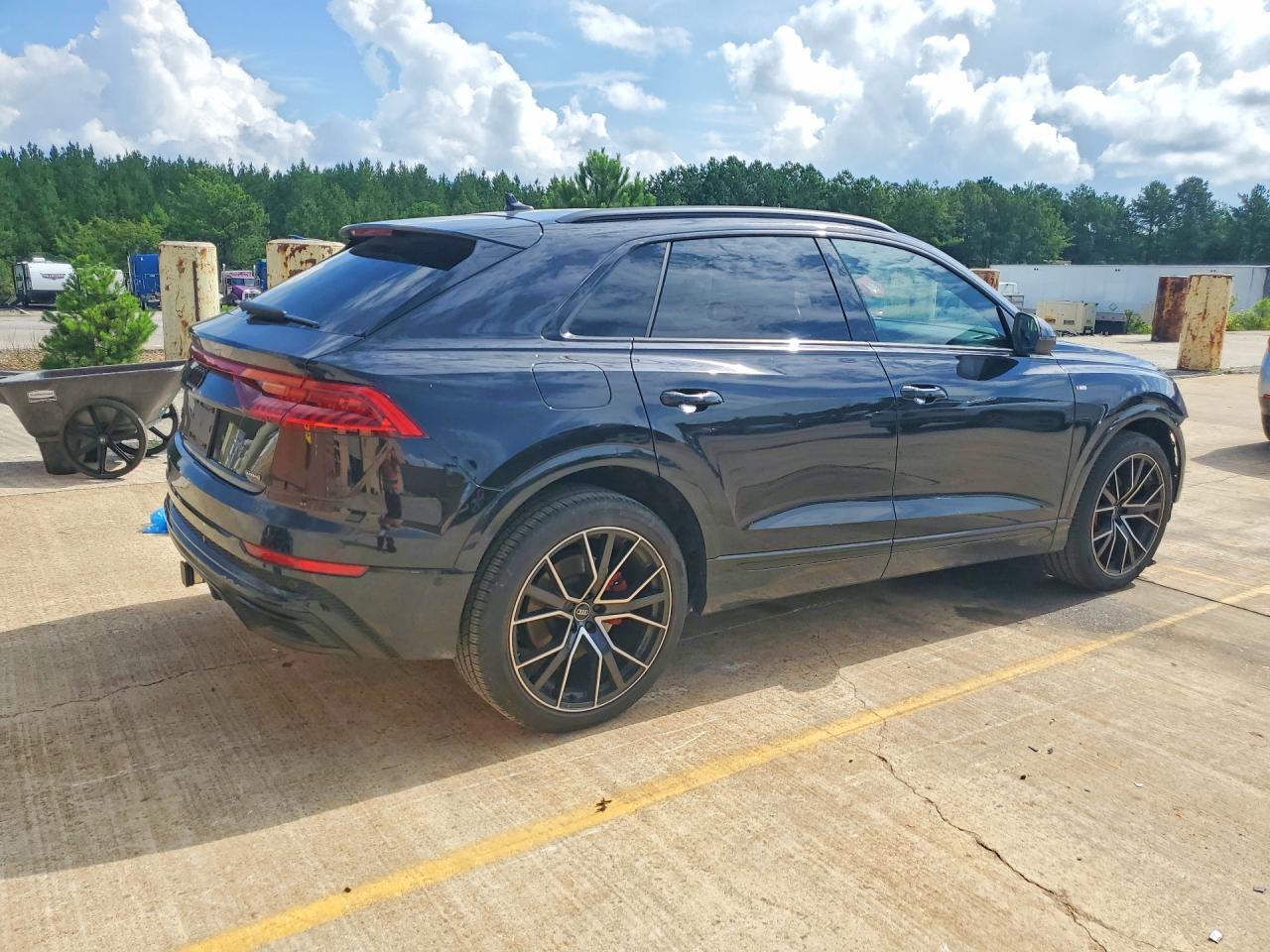 WA1FVAF18MD040272 · 2021 AUDI Q8 · 3/11
