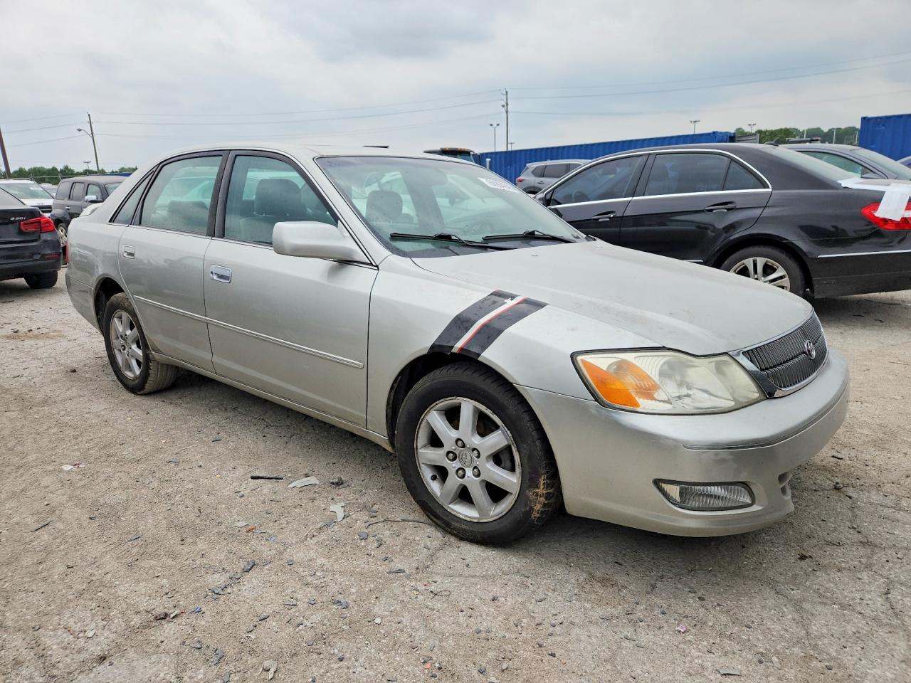 4T1BF28BX2U204188 · 2002 TOYOTA AVALON · 4/12