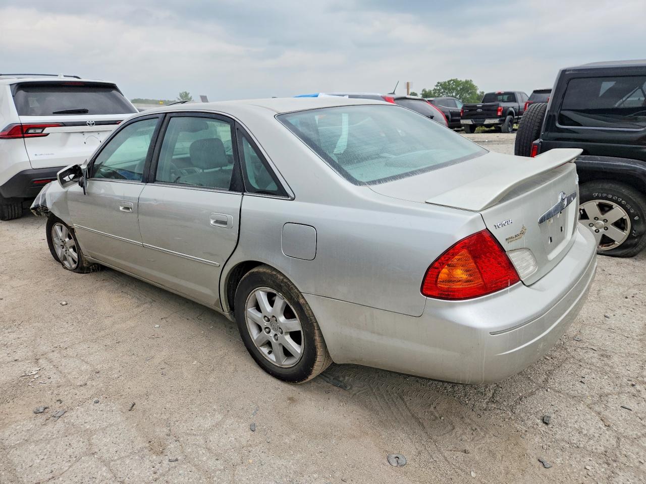 4T1BF28BX2U204188 · 2002 TOYOTA AVALON · 2/12