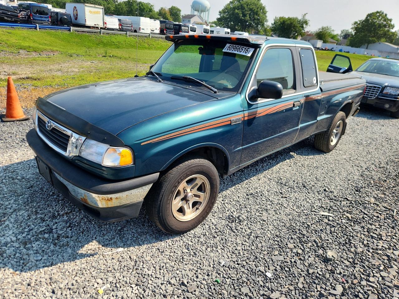 4F4YR16X3WTM16657 · 1998 MAZDA B4000