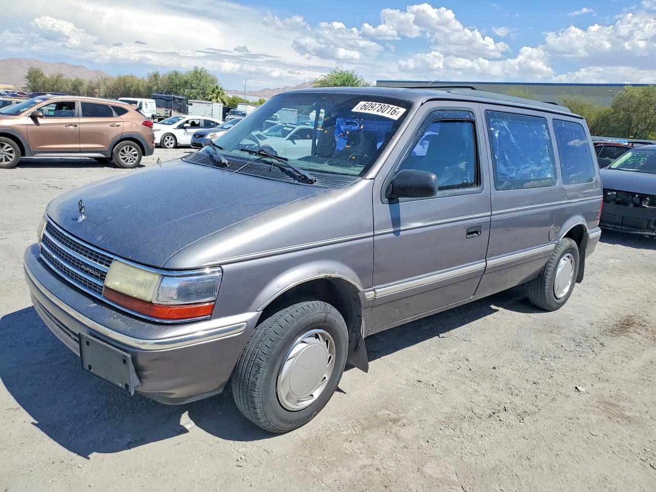 2P4GH2535NR509421 · 1992 PLYMOUTH VOYAGER