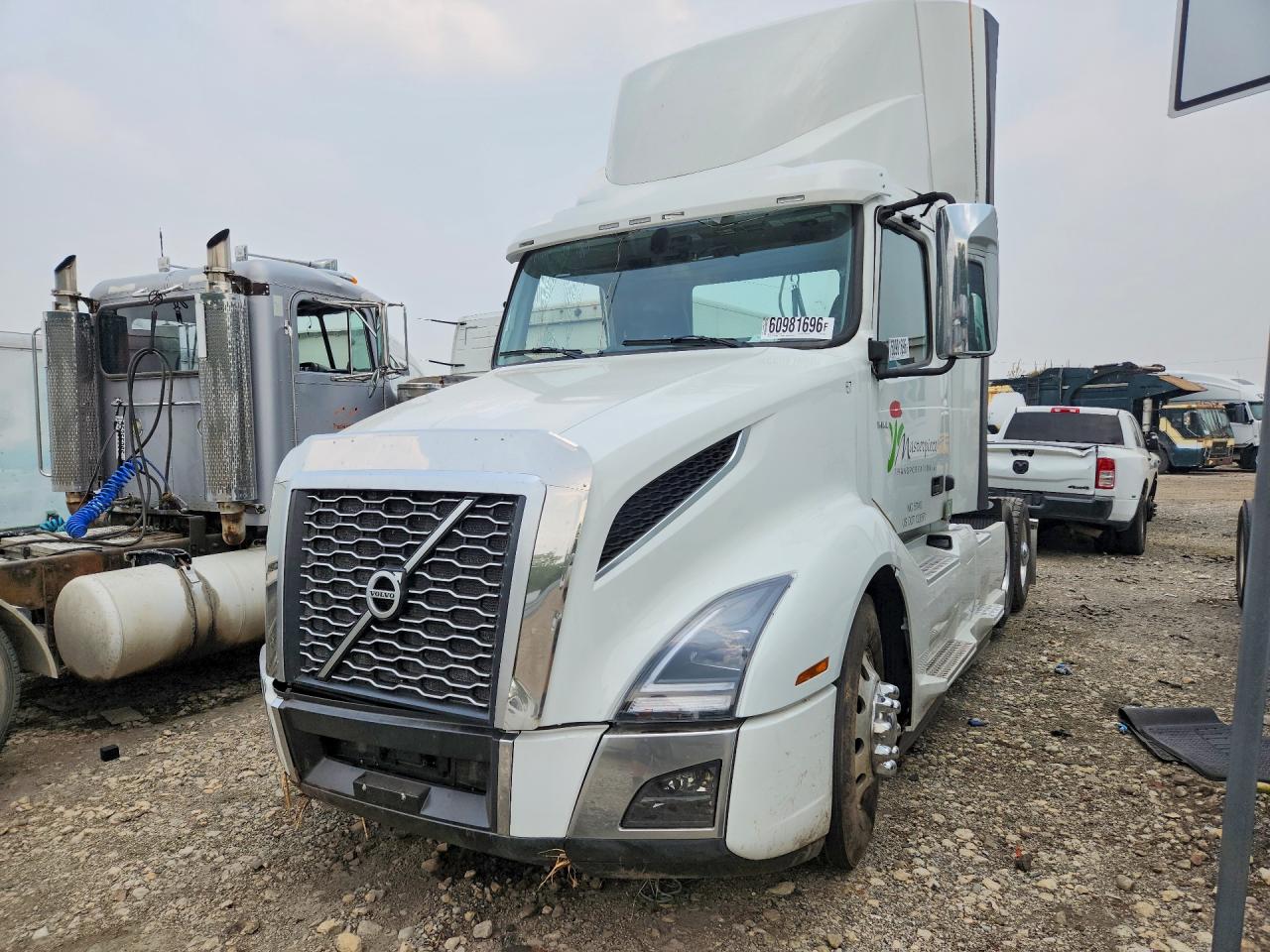 2024 VOLVO VN
