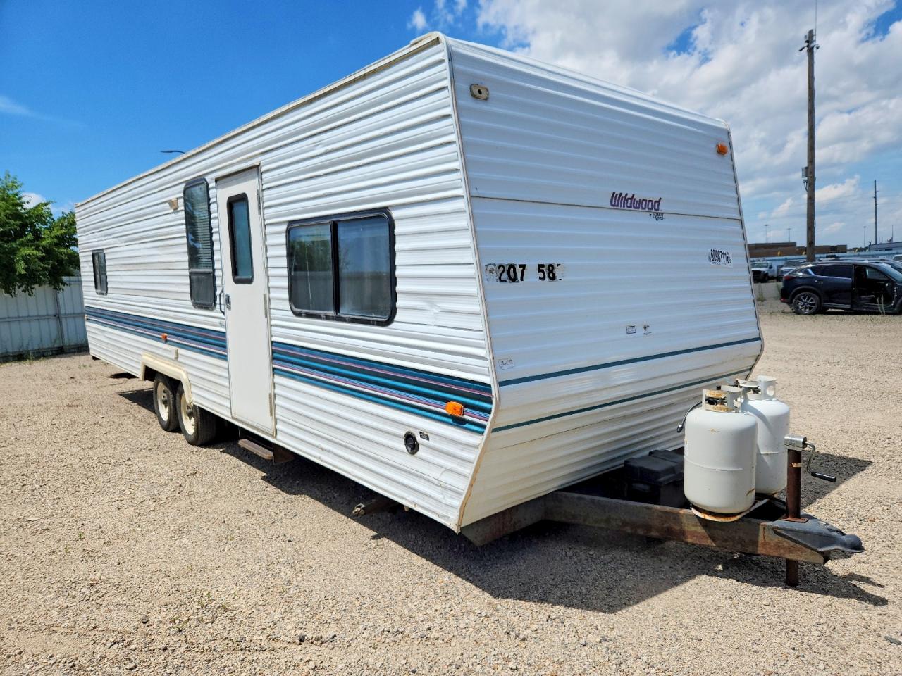 1NL10TP23V1055143 · 1998 GULF STREAM TRAILER