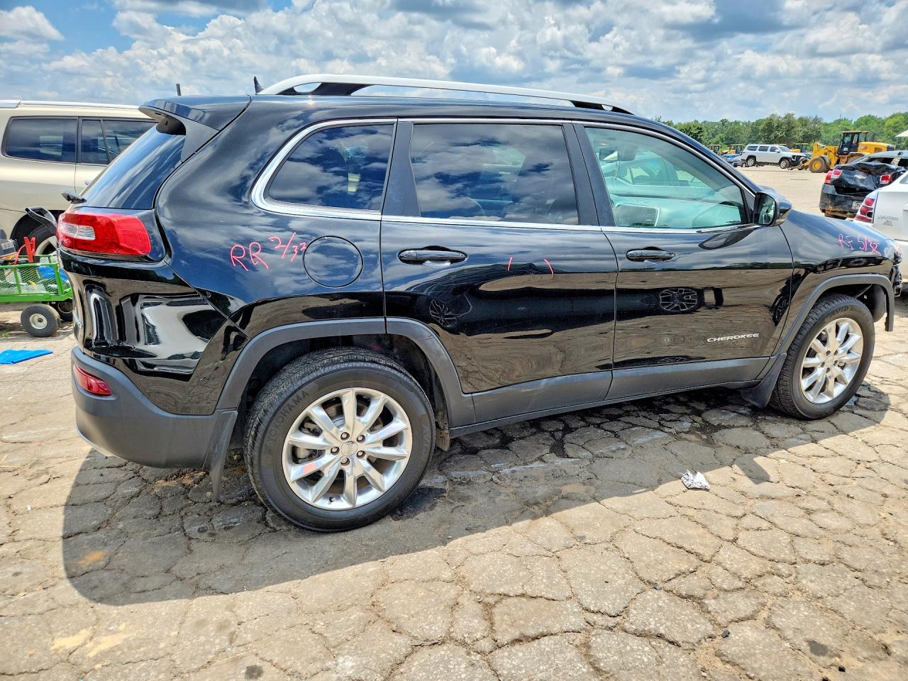 1C4PJMDS3HW556455 · 2017 JEEP CHEROKEE · 3/13