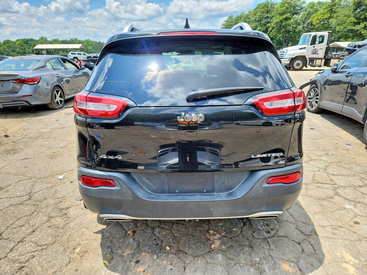 1C4PJMDS3HW556455 · 2017 JEEP CHEROKEE · 6/13