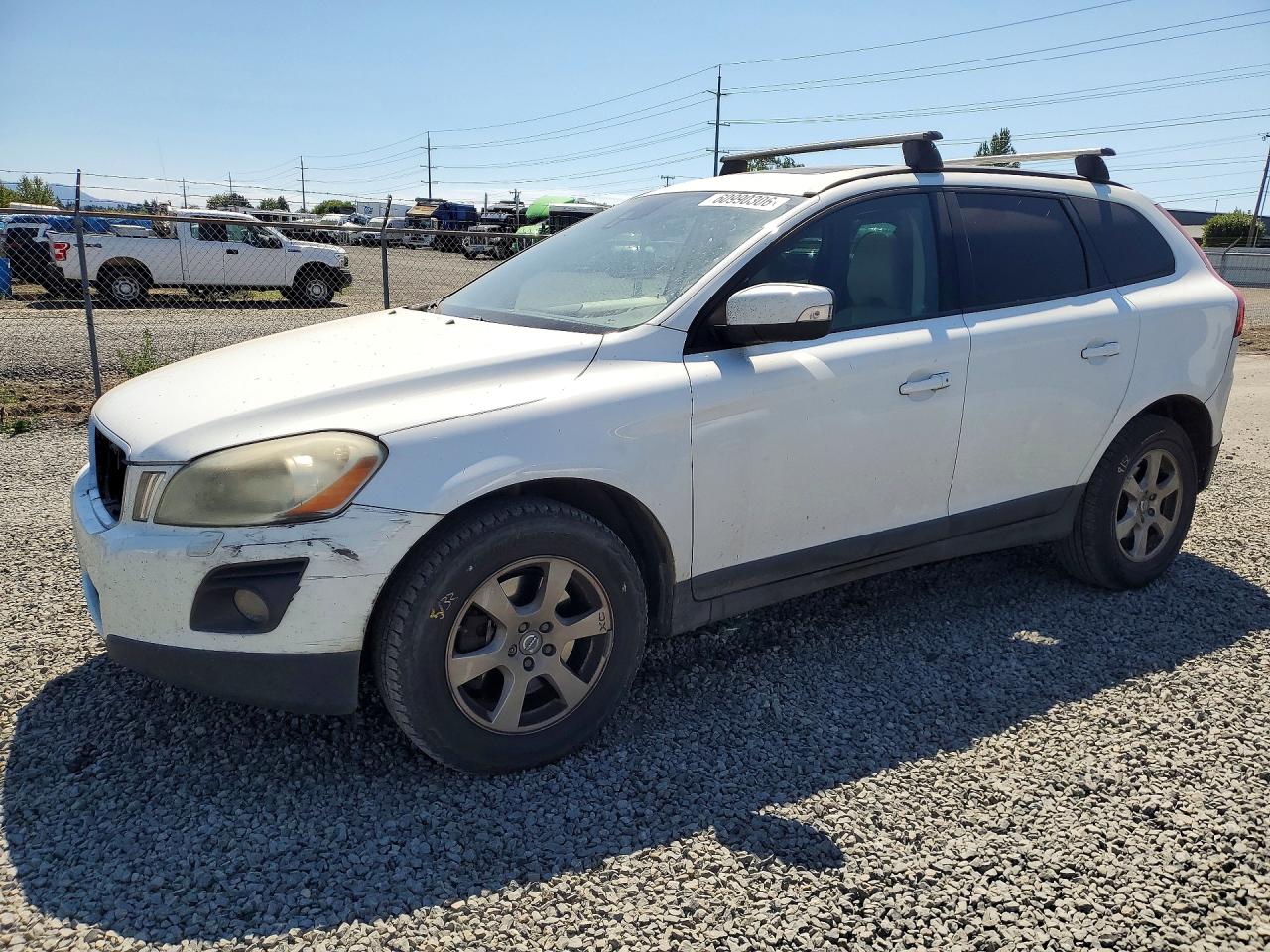 YV4982DL5A2124428 · 2010 VOLVO XC60