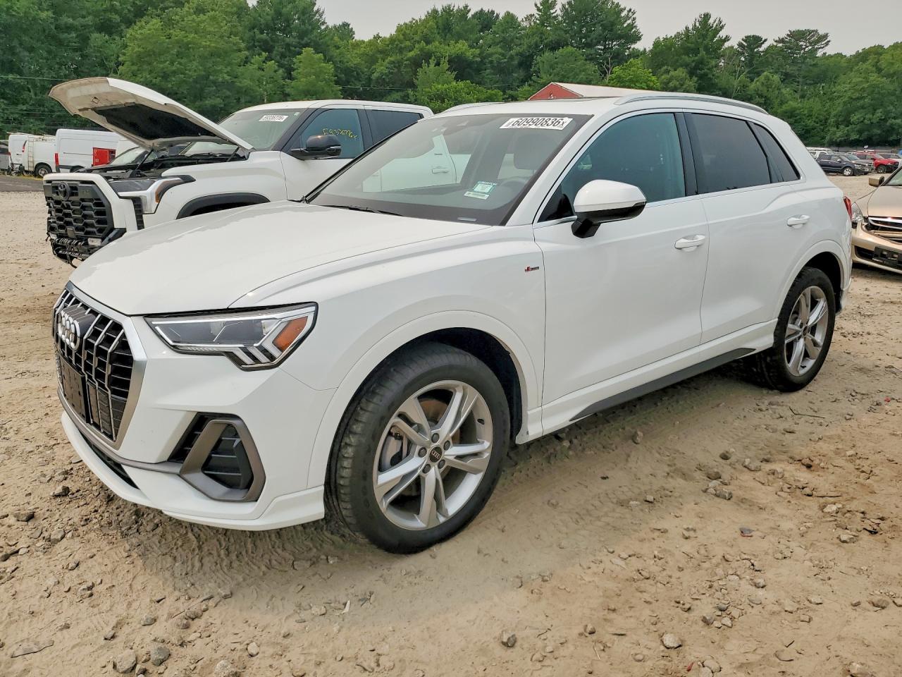 WA1DECF38R1198799 · 2024 AUDI Q3