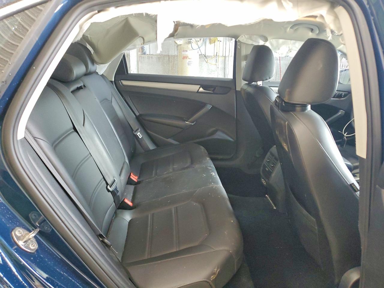 1VWSA7A32NC007946 · 2022 VOLKSWAGEN PASSAT · 10/13