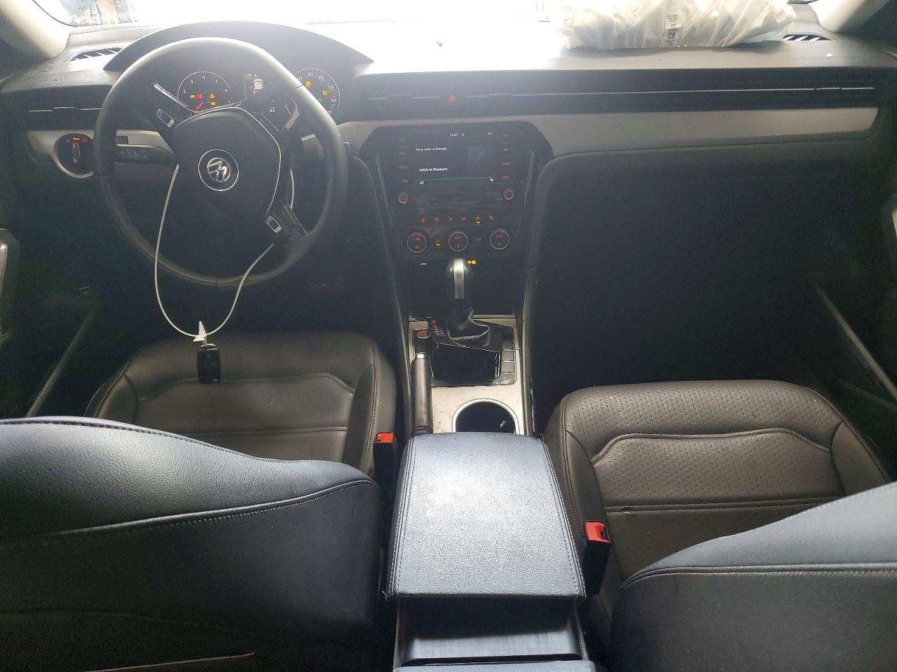1VWSA7A32NC007946 · 2022 VOLKSWAGEN PASSAT · 8/13