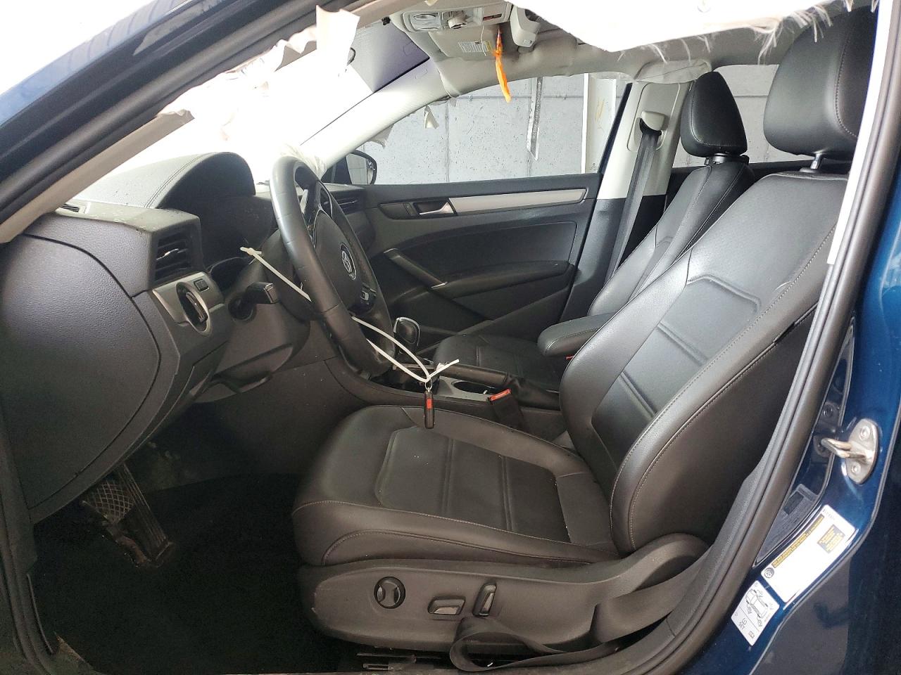 1VWSA7A32NC007946 · 2022 VOLKSWAGEN PASSAT · 7/13