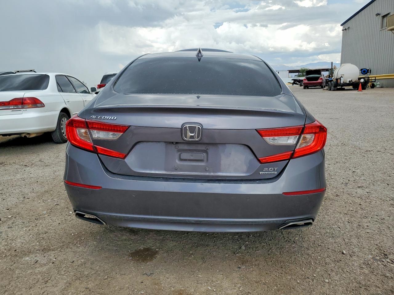 1HGCV2F9XJA036887 · 2018 HONDA ACCORD · 6/13