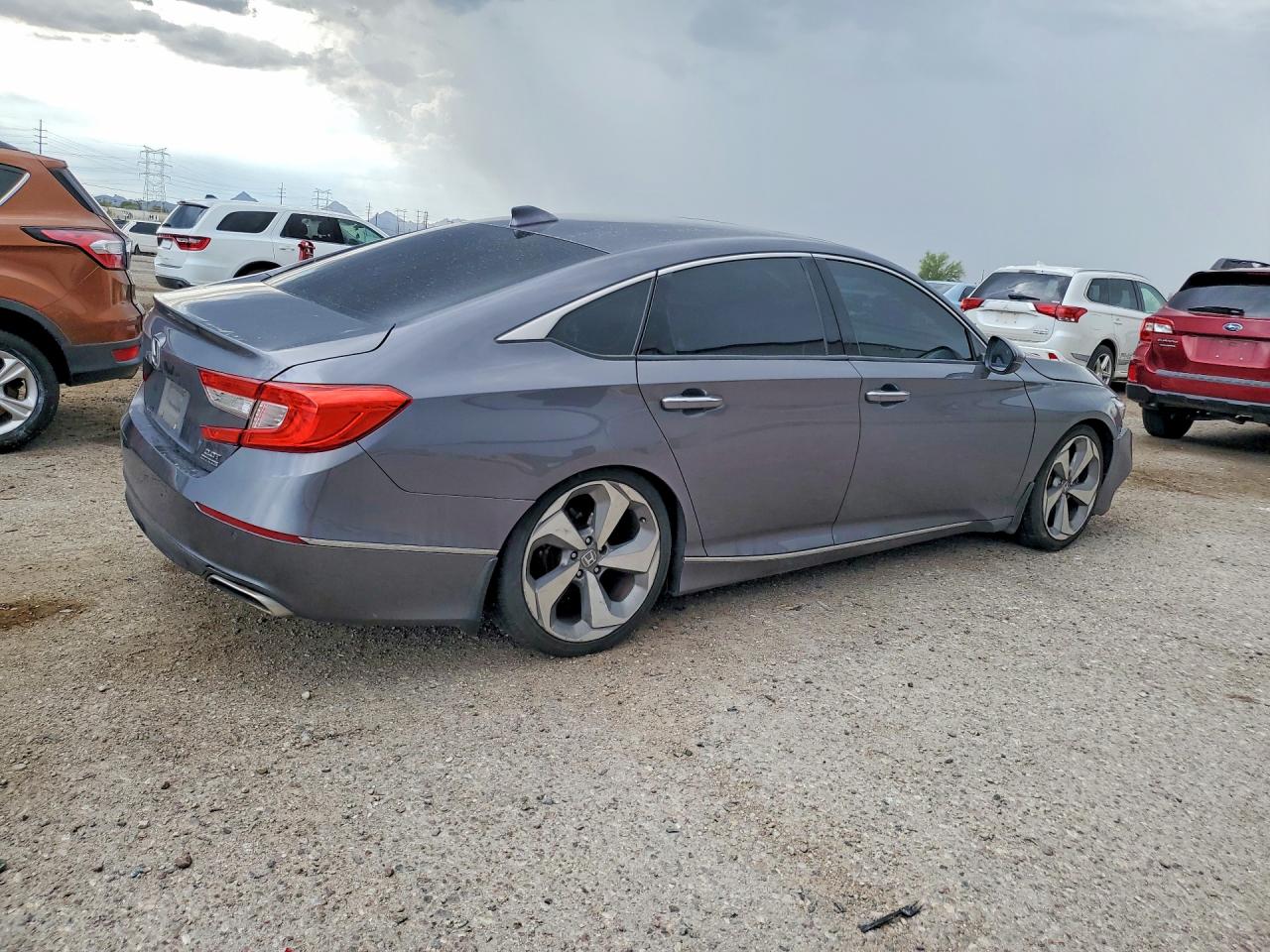 1HGCV2F9XJA036887 · 2018 HONDA ACCORD · 3/13