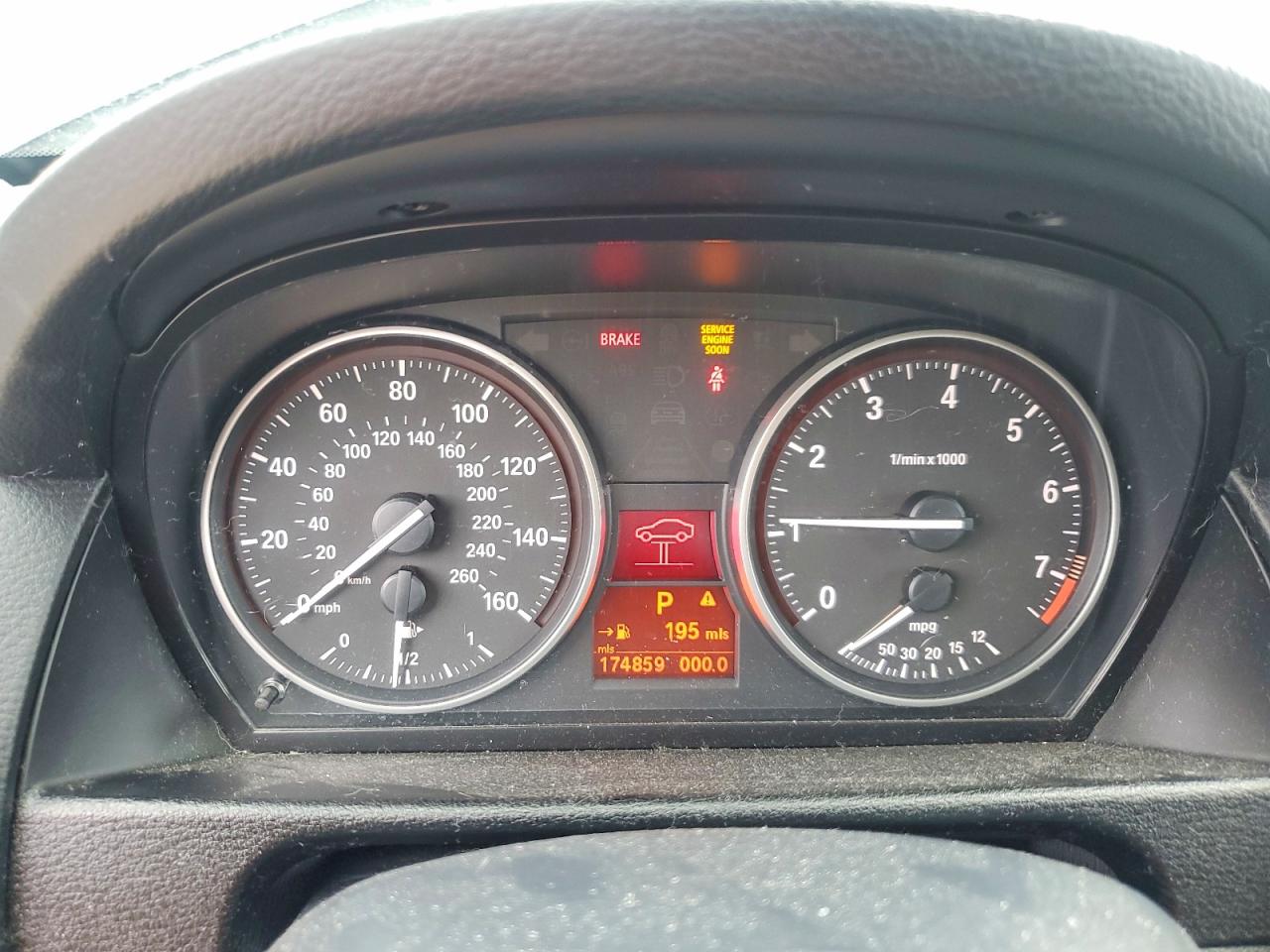 WBAVM1C54EVW49184 · 2014 BMW X1 · 9/13
