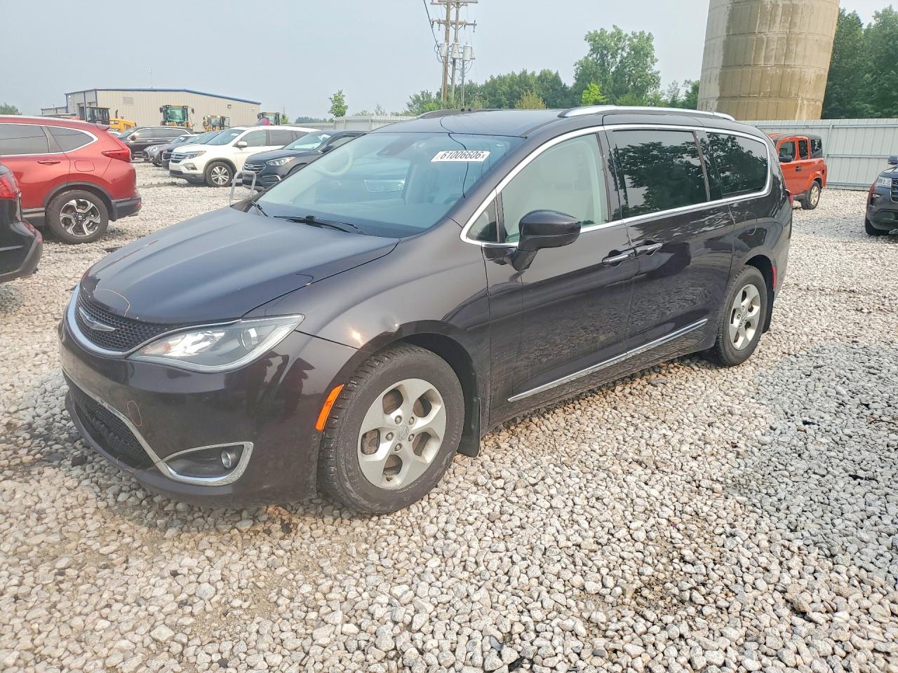 2C4RC1EG2HR577124 · 2017 CHRYSLER PACIFICA