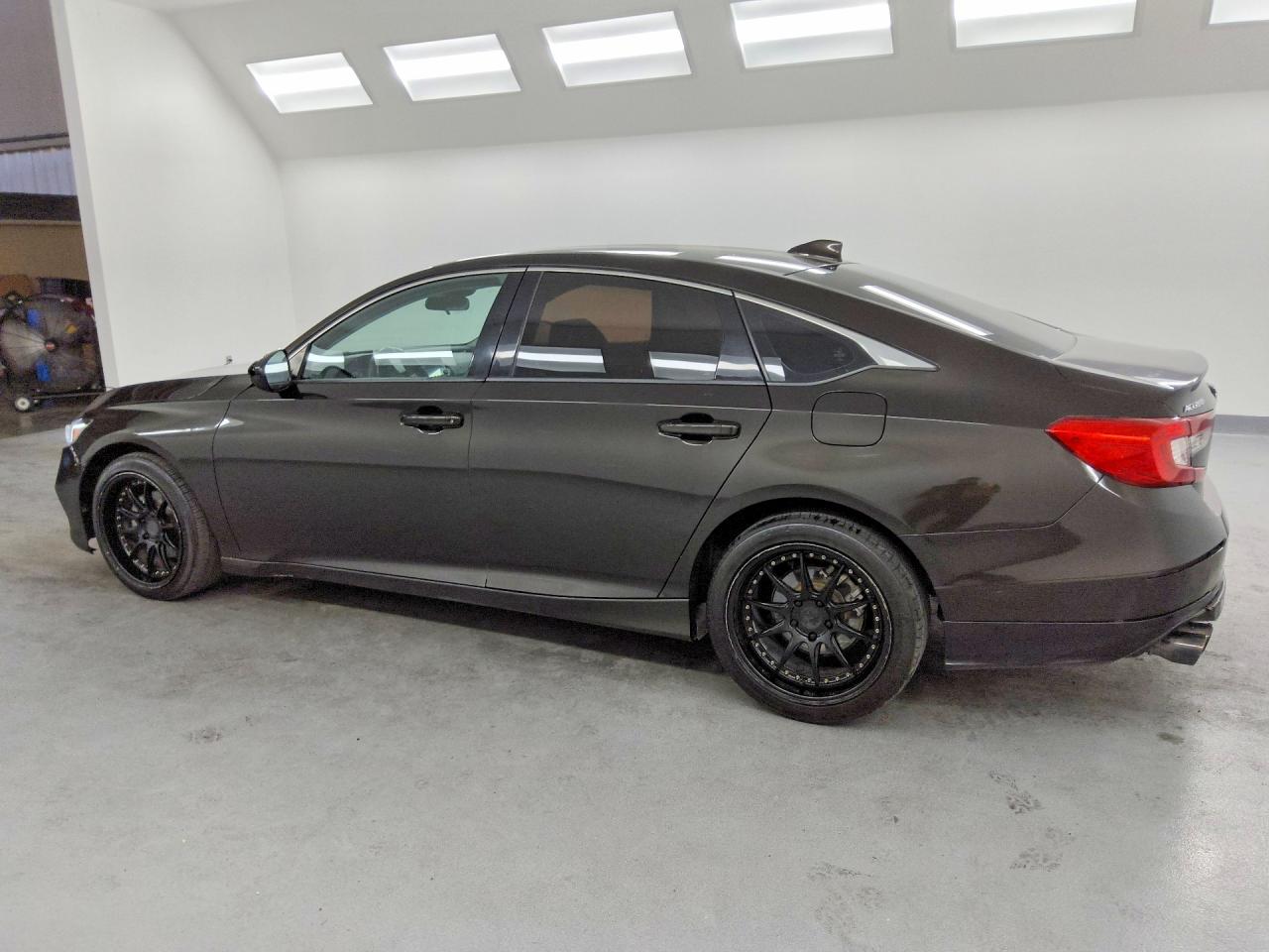 1HGCV1F14JA031298 · 2018 HONDA ACCORD · 2/12