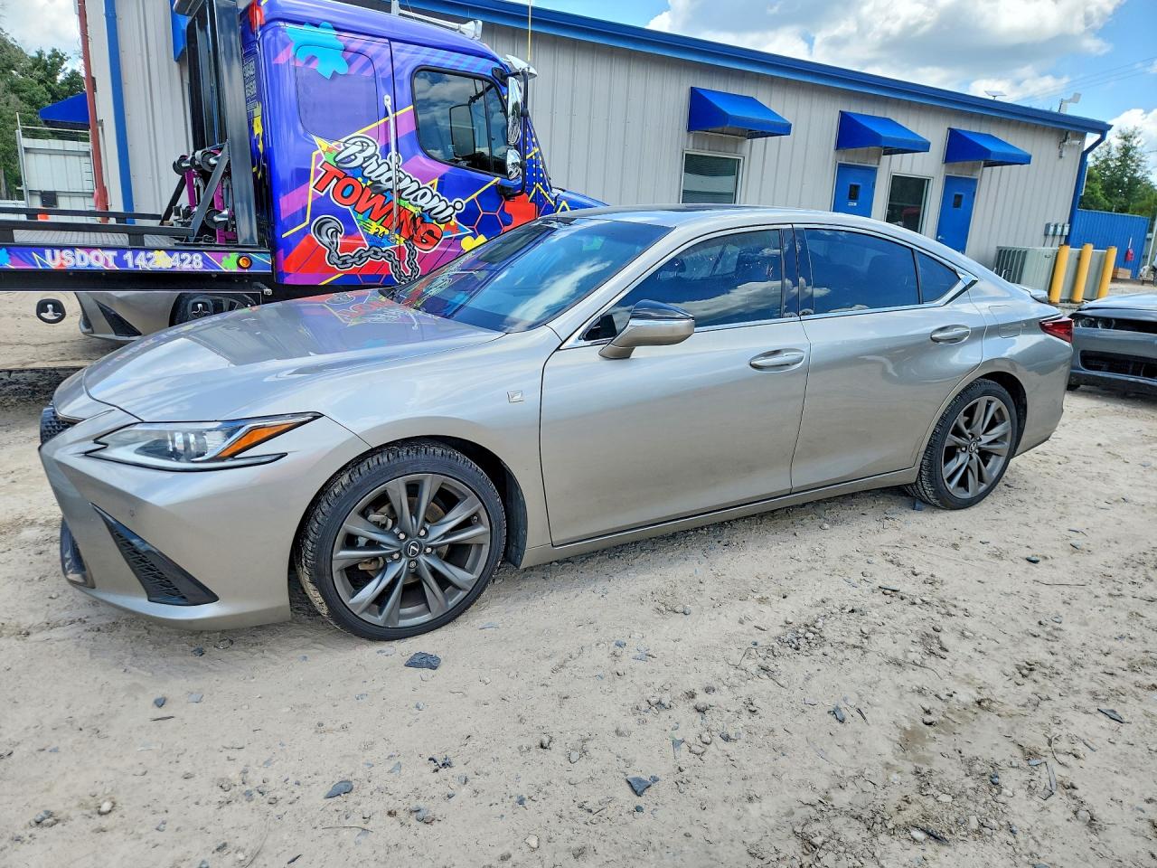 58AGZ1B17MU084997 · 2021 LEXUS ES 350