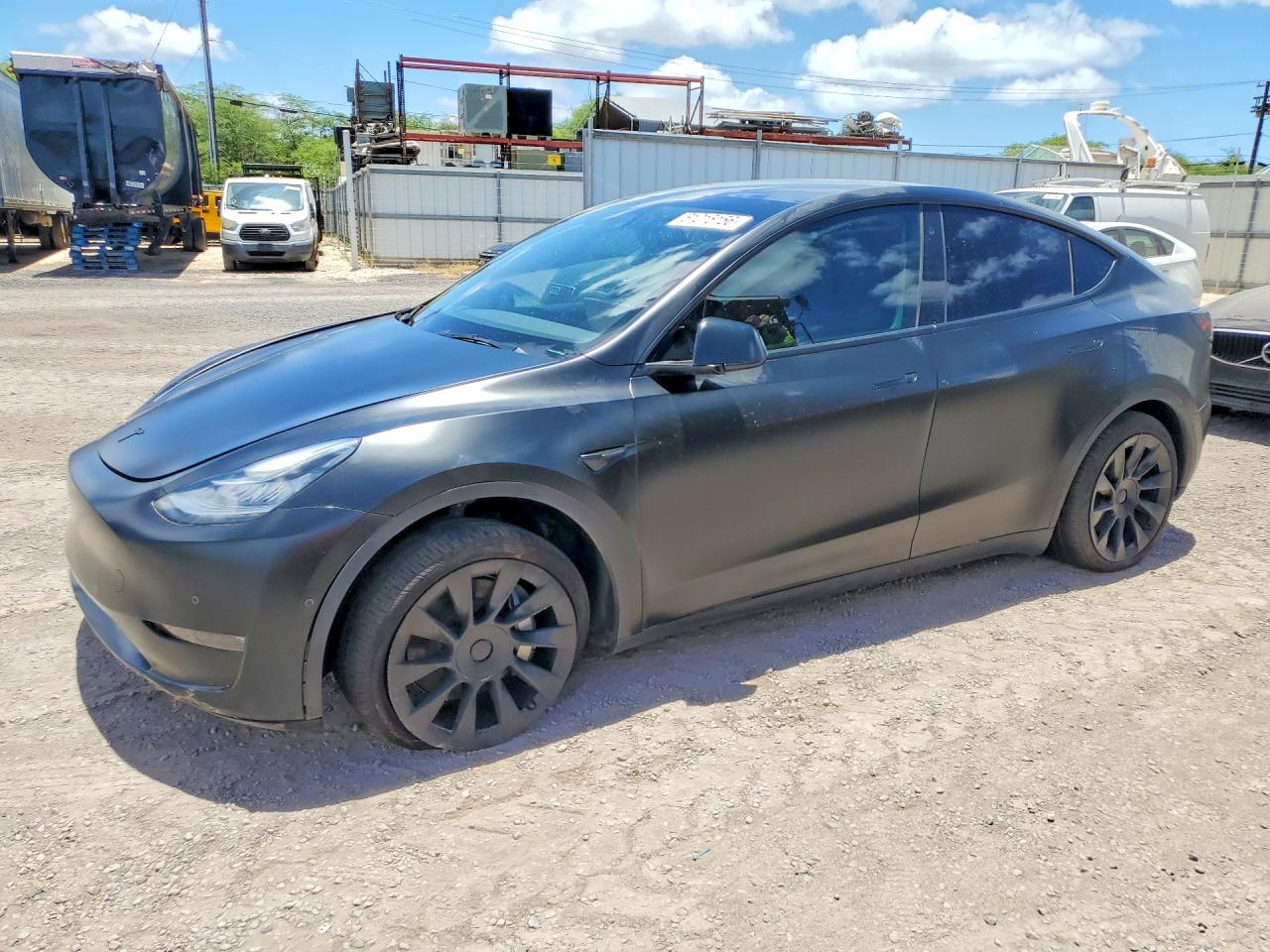 7SAYGDEE2NF445815 · 2022 TESLA MODEL Y