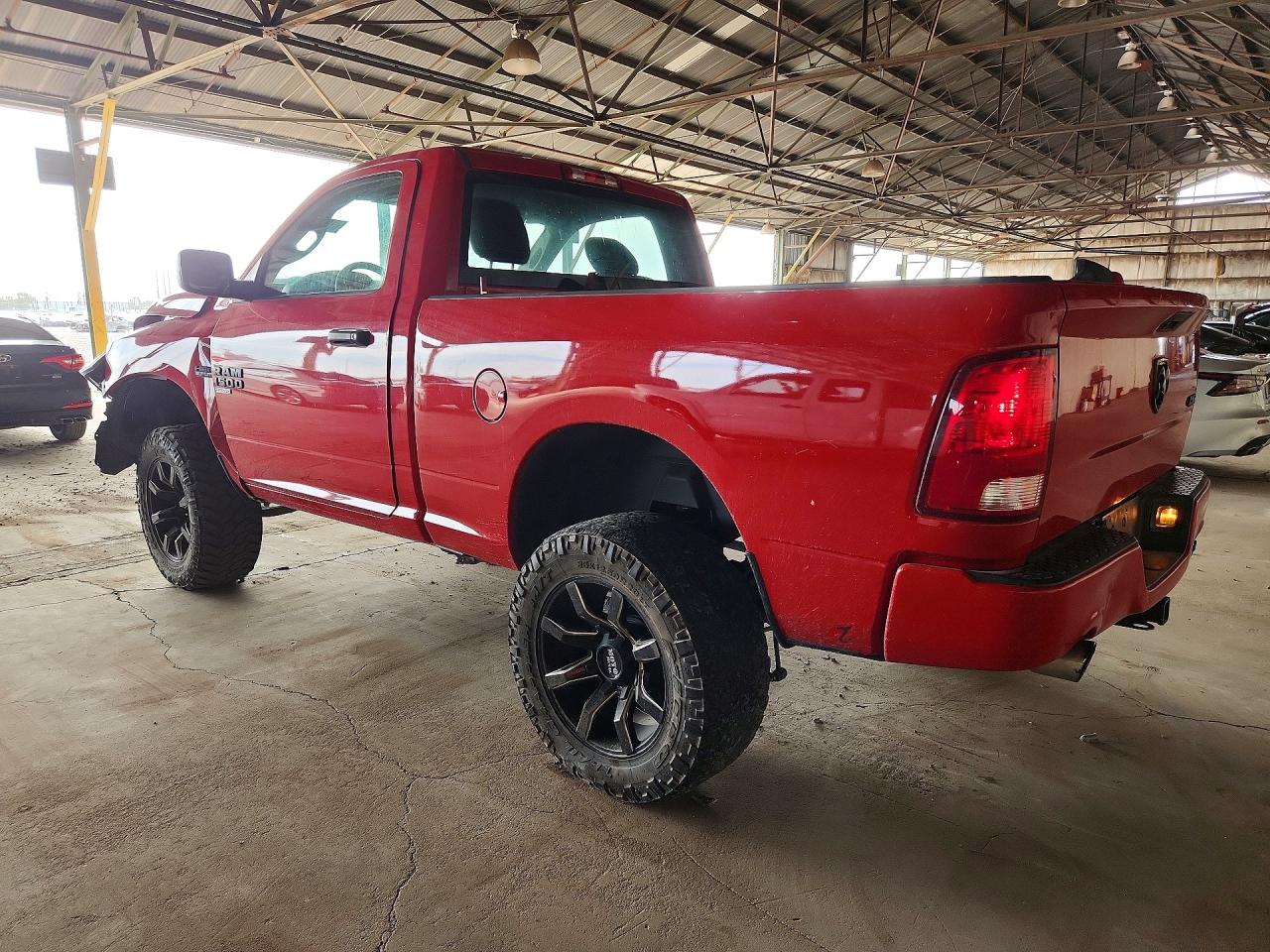 3C6JR7AT2KG512313 · 2019 RAM 1500 CLASSIC · 2/13