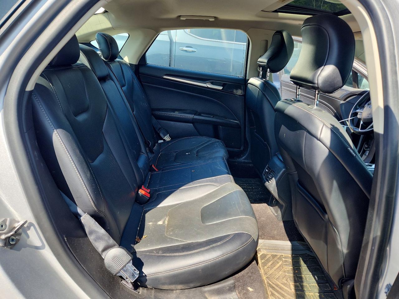 3FA6P0RU3KR180045 · 2019 FORD FUSION · 10/13
