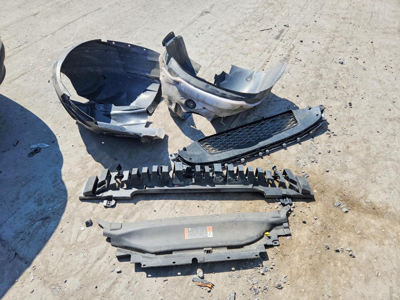 3FA6P0RU3KR180045 · 2019 FORD FUSION · 12/13