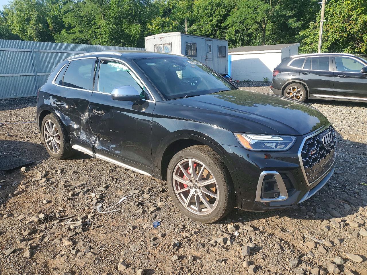 WA1B4AFY5R2050548 · 2024 AUDI SQ5 · 4/13