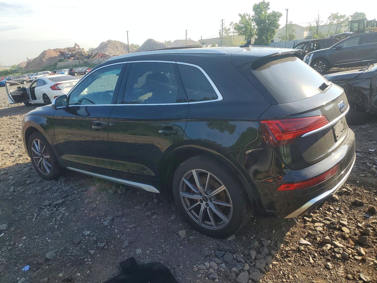 WA1B4AFY5R2050548 · 2024 AUDI SQ5 · 2/13