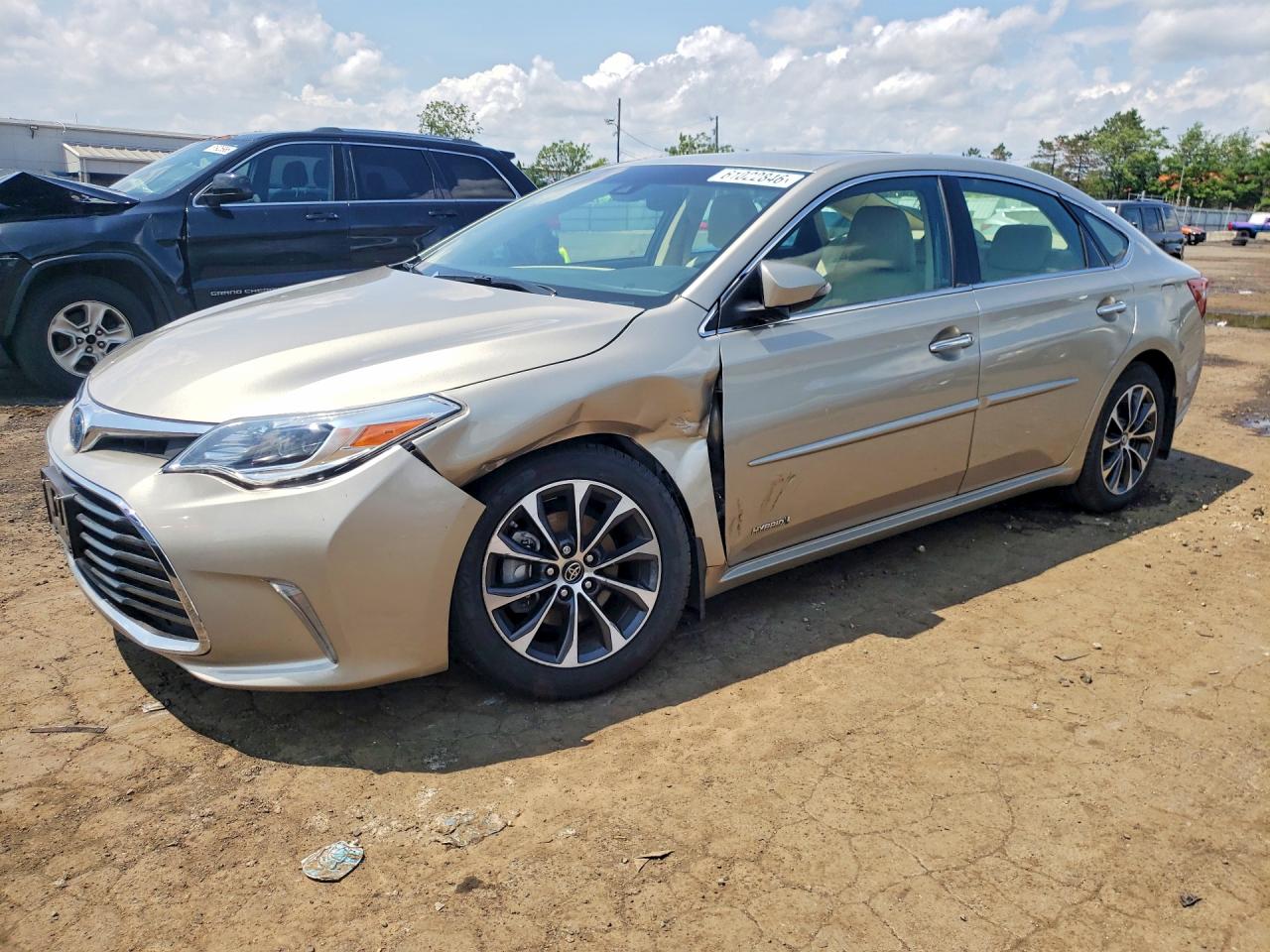 4T1BD1EB7JU062840 · 2018 TOYOTA AVALON HYBRID