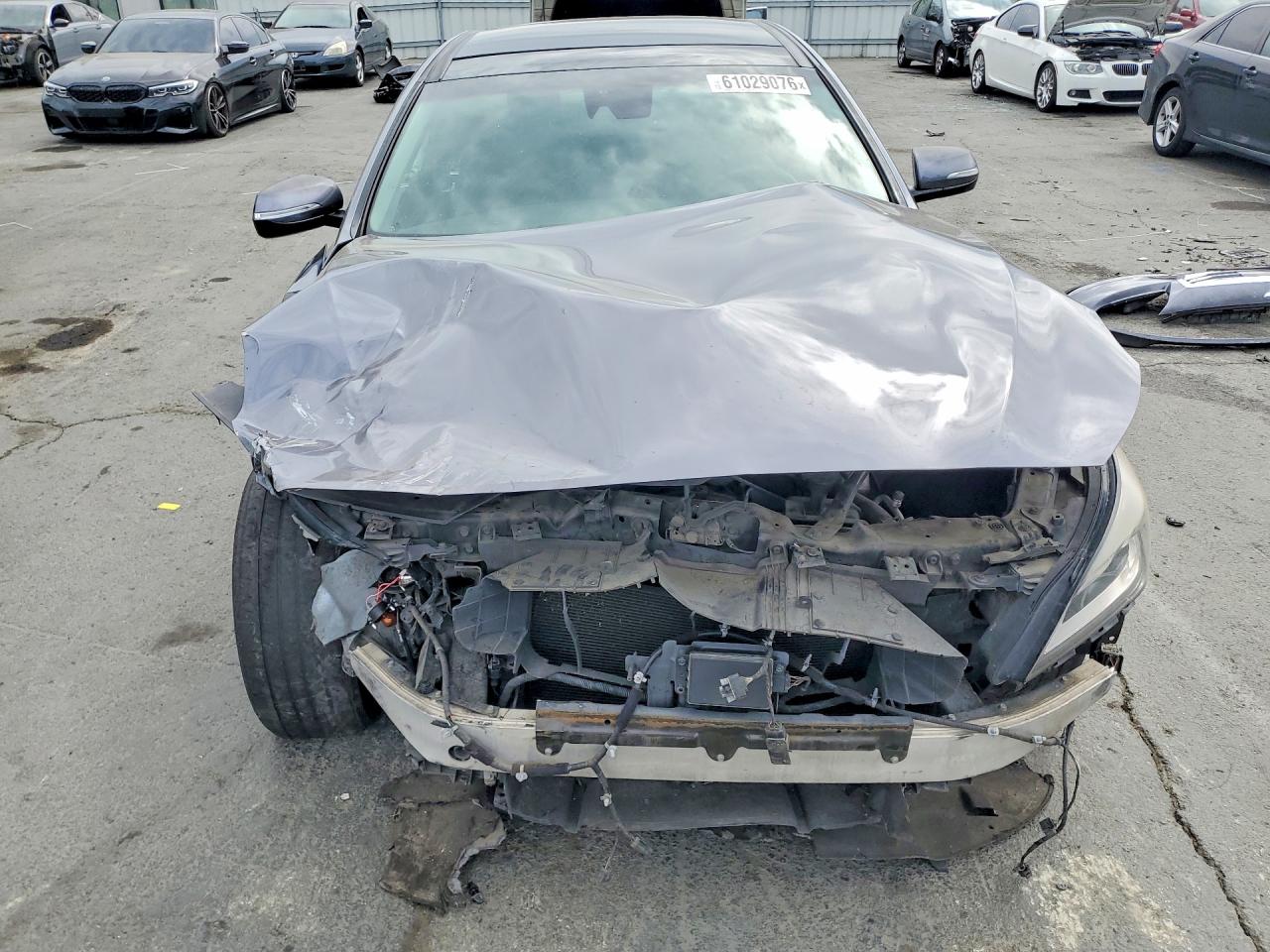 KMHGN4JE6GU135323 · 2016 HYUNDAI GENESIS · 5/13