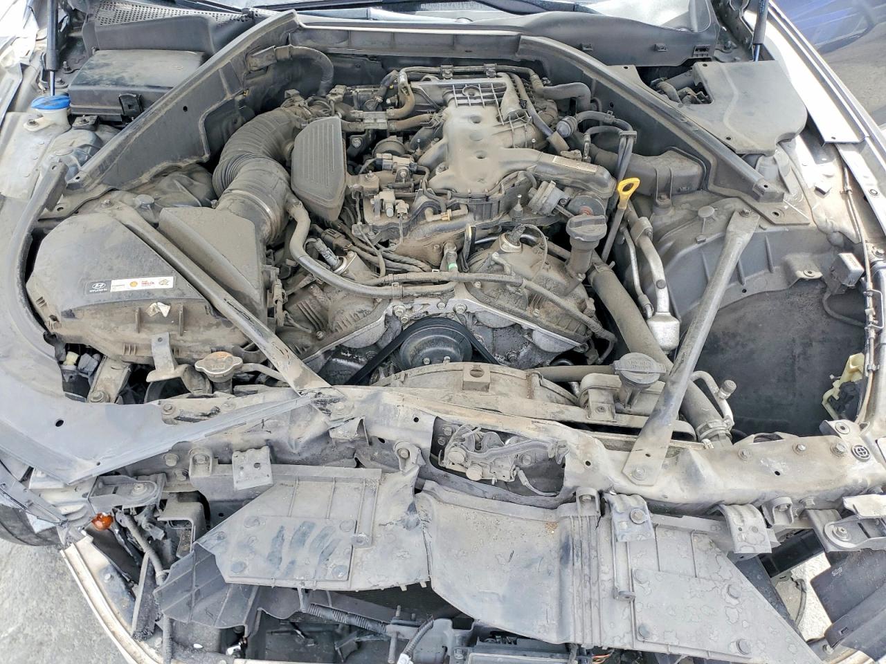 KMHGN4JE6GU135323 · 2016 HYUNDAI GENESIS · 11/13