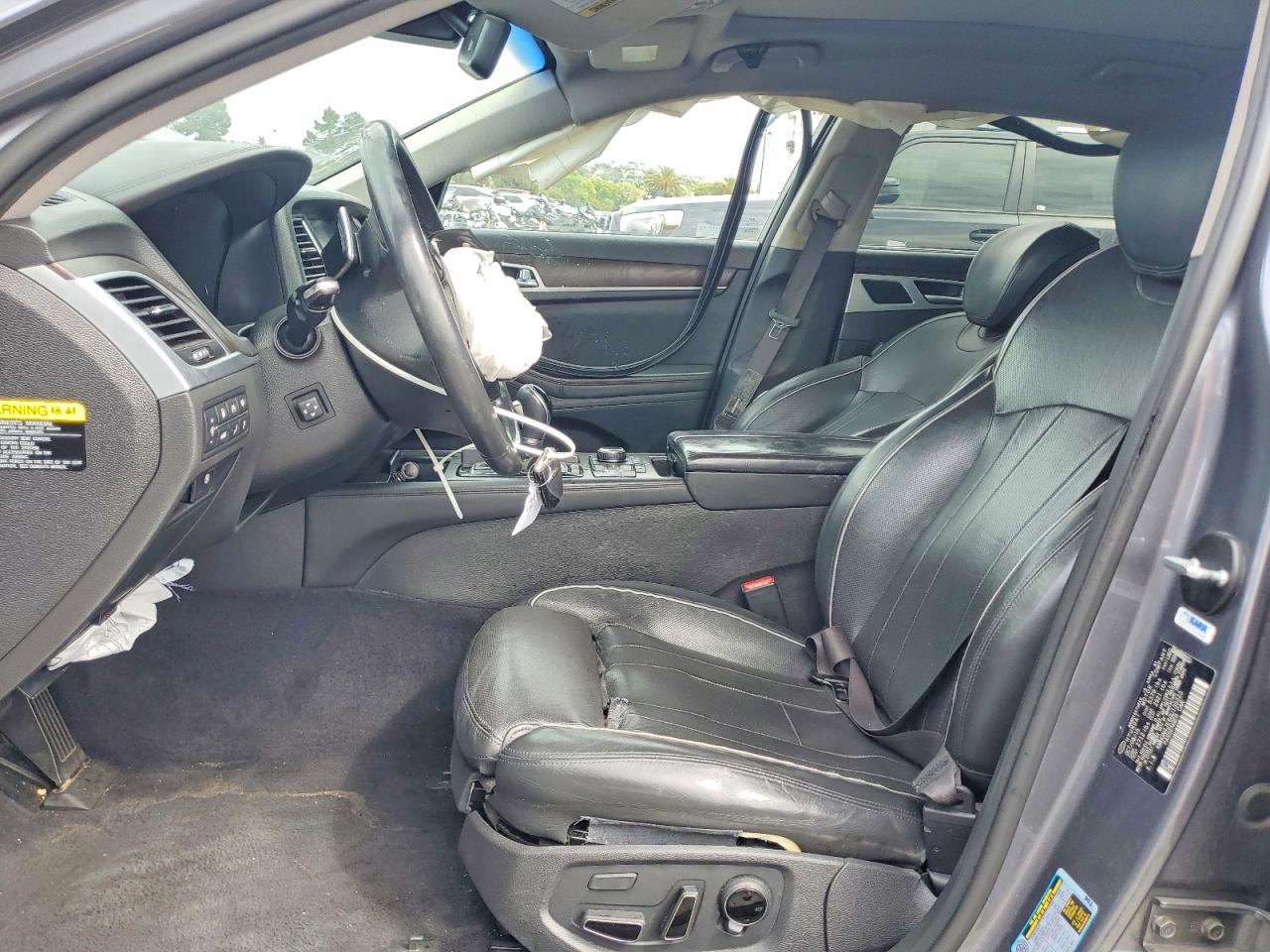 KMHGN4JE6GU135323 · 2016 HYUNDAI GENESIS · 7/13