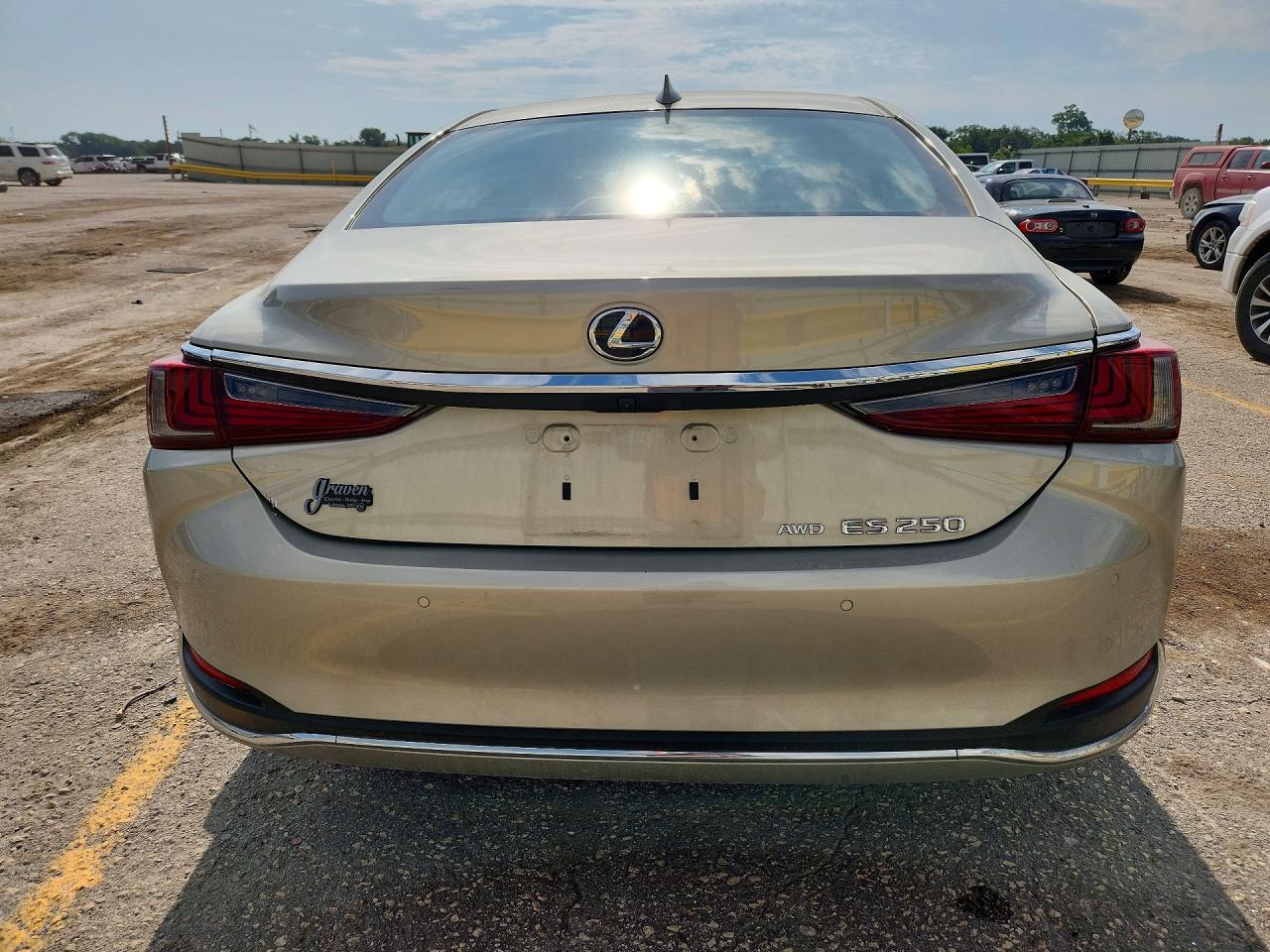 58AD11D19MU005269 · 2021 LEXUS ES 250 · 6/12