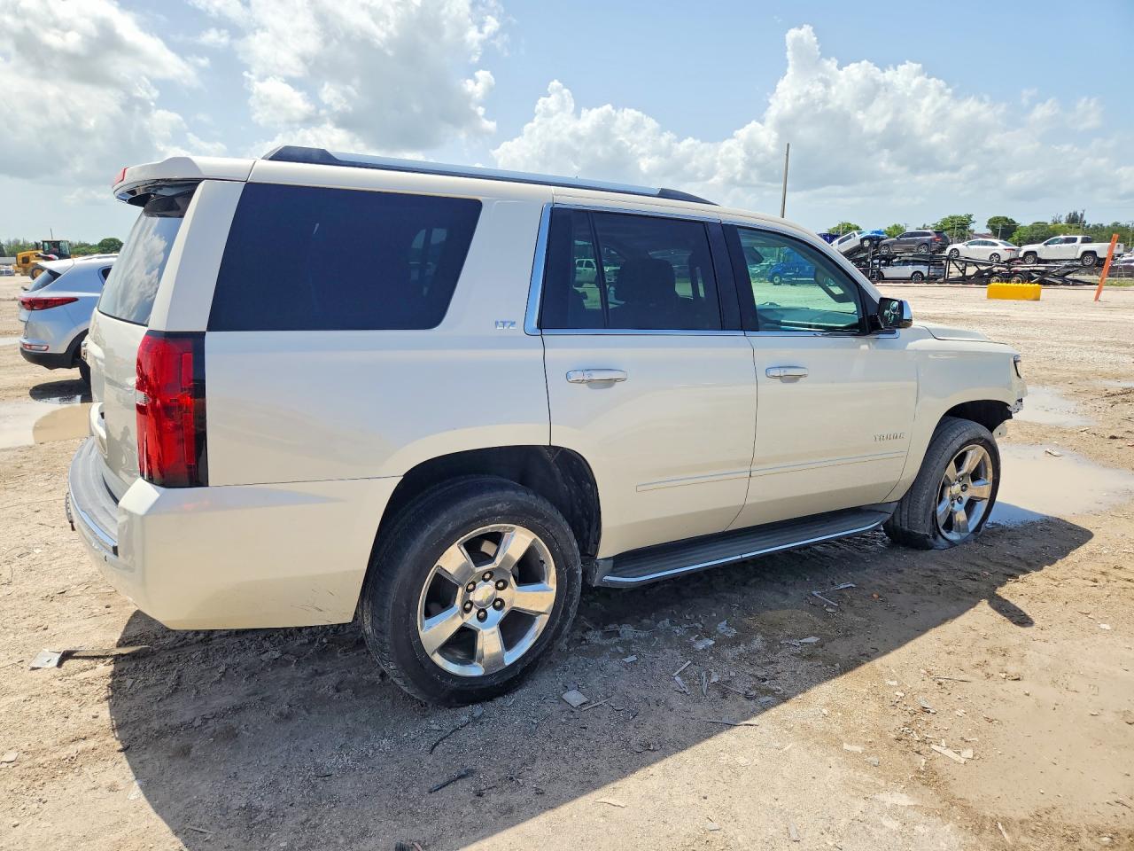 1GNSKCKC6FR636428 · 2015 CHEVROLET TAHOE · 3/14