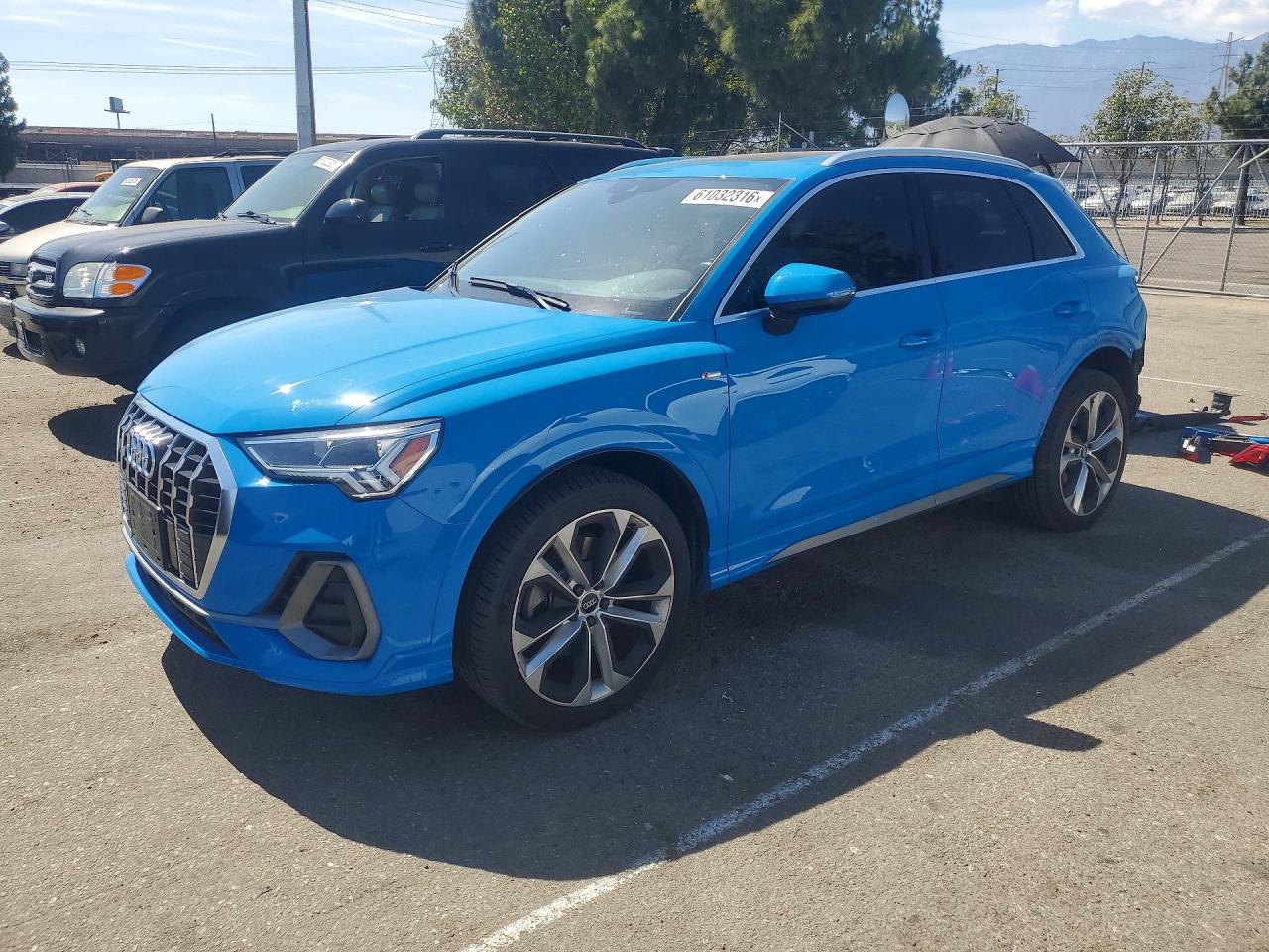 WA1EECF34K1074457 · 2019 AUDI Q3