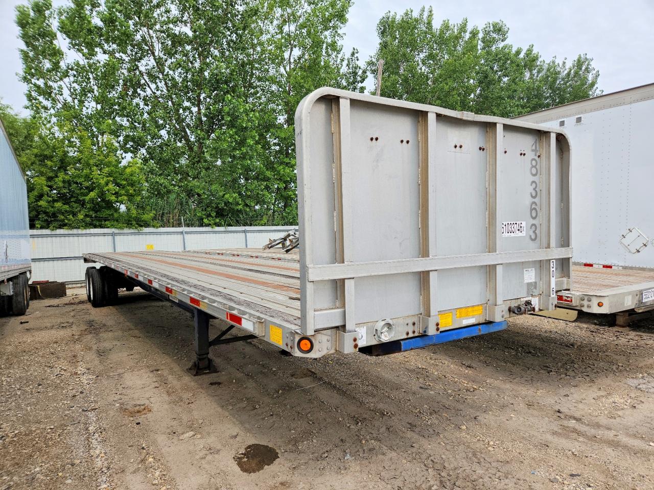 1UYFS2485XA719802 · 1999 UTILITY TRAILER MANUFACTURE TRAILER