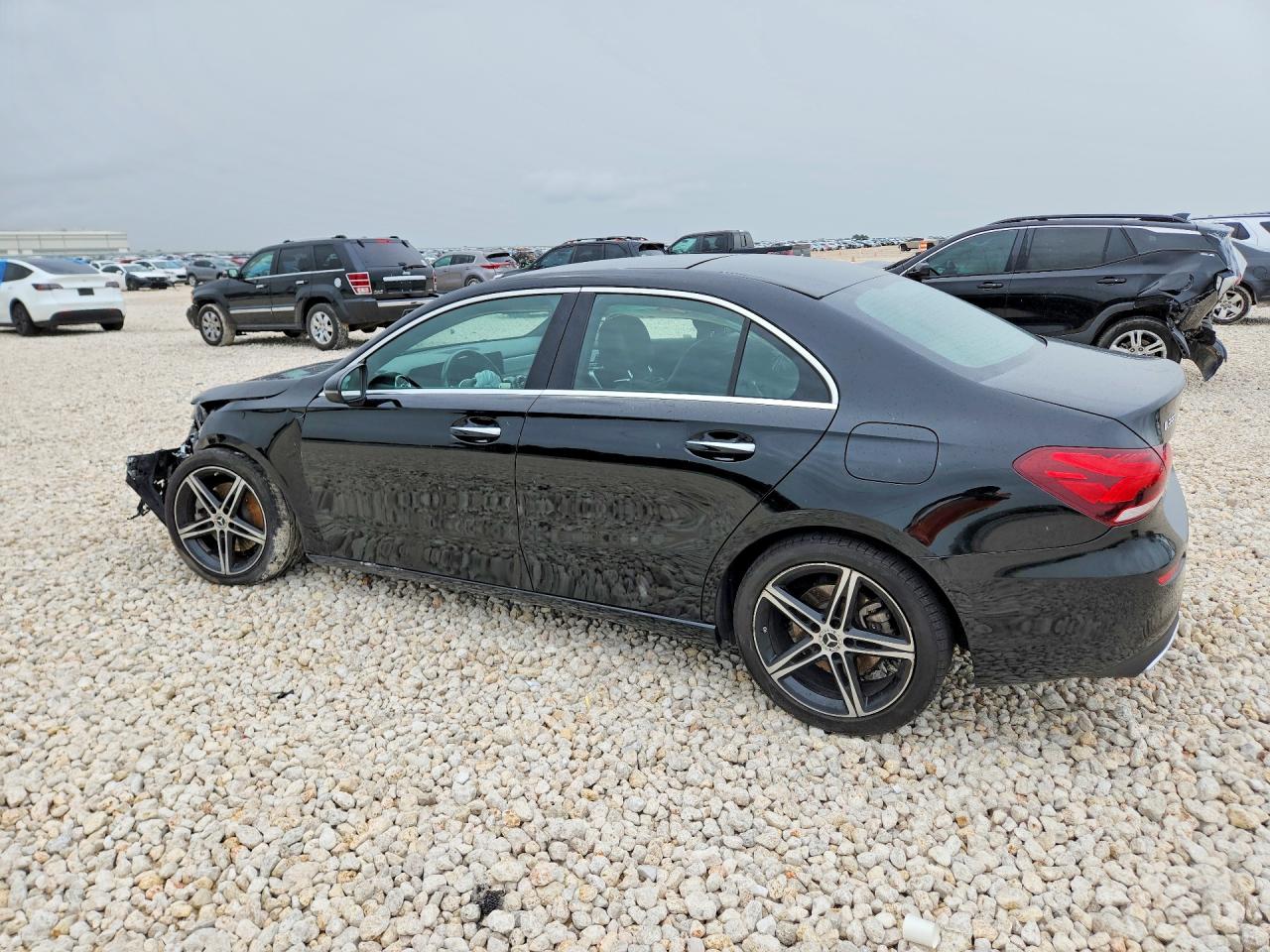 WDD3G4EB2KW017866 · 2019 MERCEDES-BENZ A · 2/12
