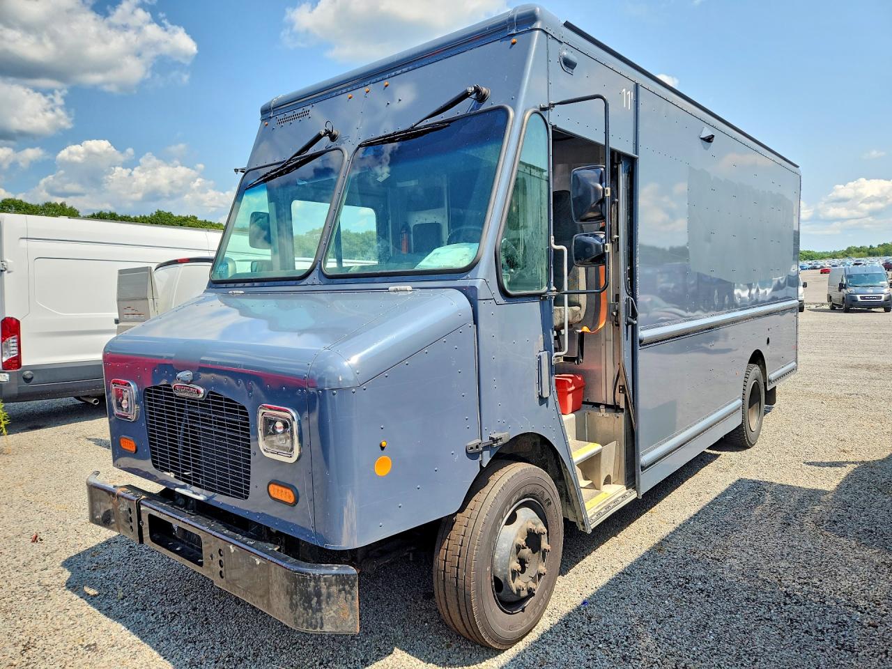 4UZAC2EA9MCMM9217 · 2021 FREIGHTLINER MT45 CHASSIS