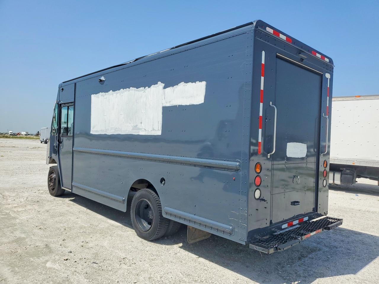 4UZAC2EA1LCMH7863 · 2020 FREIGHTLINER MT45 · 2/13