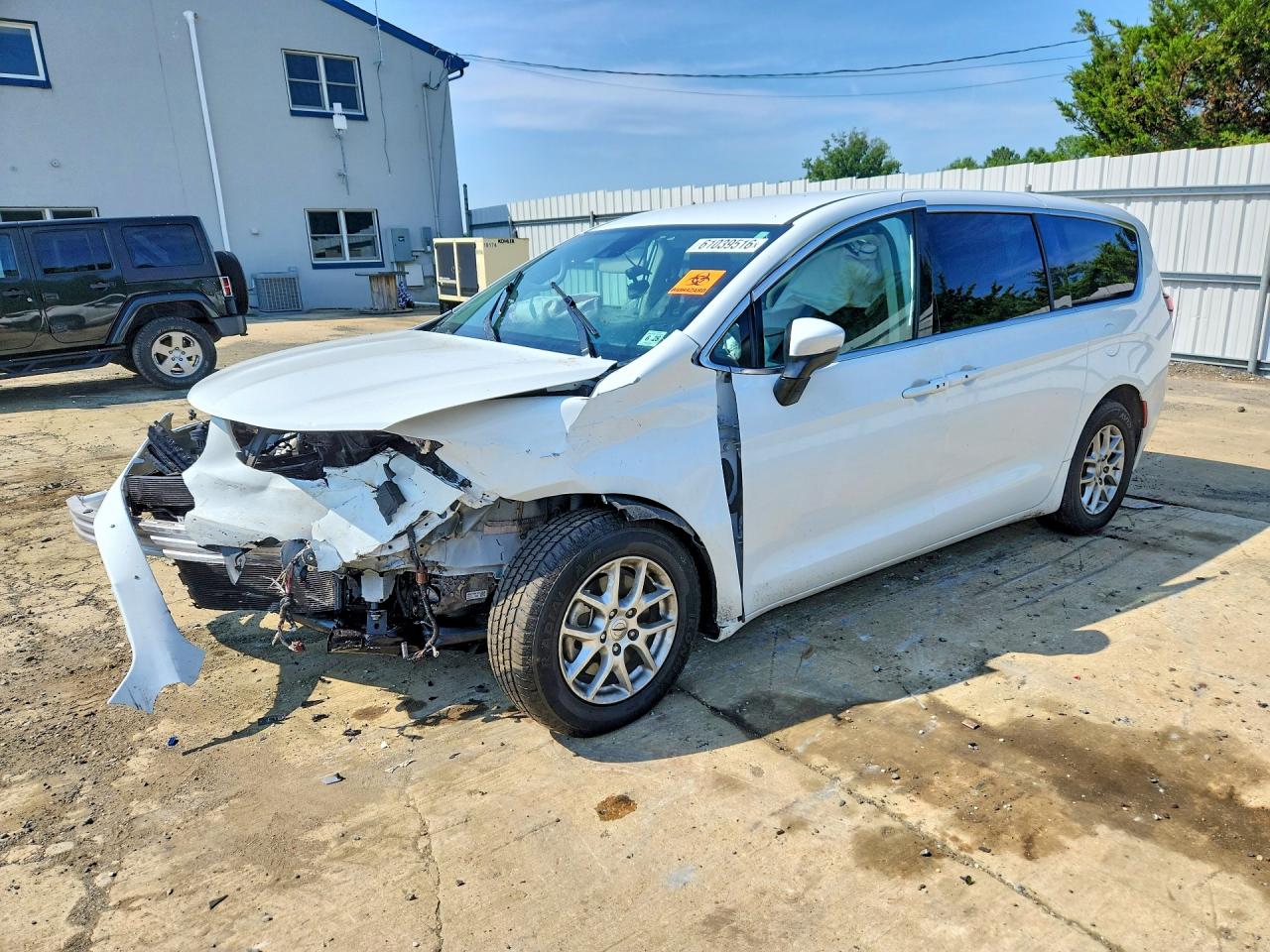 2C4RC1BG8PR607598 · 2023 CHRYSLER PACIFICA