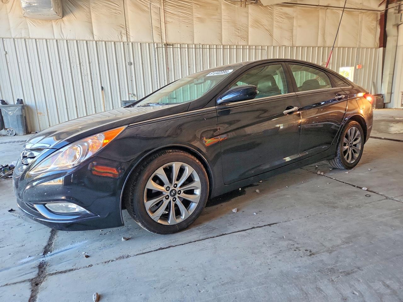 5NPEC4AC3DH641049 · 2013 HYUNDAI SONATA